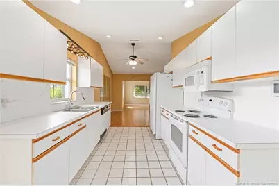 7130 SE Lillian Court, Stuart, FL 34997 - Photo 11