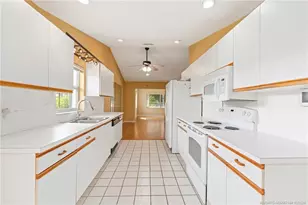 7130 SE Lillian Ct, Stuart, FL 34997 - Photo 11