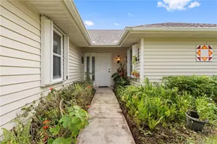7130 SE Lillian Ct, Stuart, FL 34997 - Photo 3