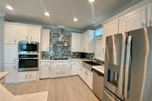 86 NE Ocean Breeze Dr, Jensen Beach, FL 34957 - Photo 5