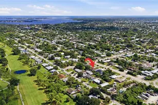 2593 SE Indian St, Stuart, FL 34997 - Photo 9