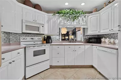 6865 SE Bunker Hill Drive, Hobe Sound, FL 33455 - Photo 17