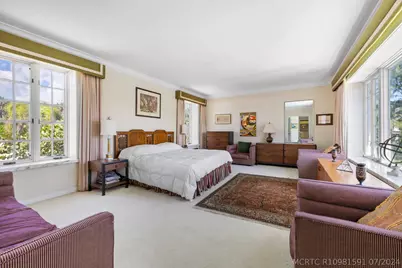 1048 S Ocean Boulevard, Palm Beach, FL 33480 - Photo 15