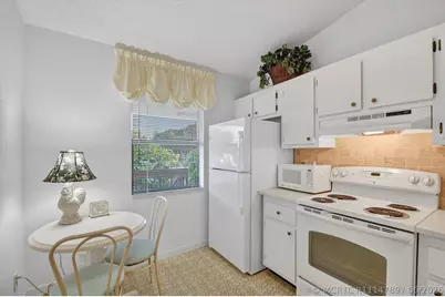 4542 Lucerne Lakes Boulevard E #202, Lake Worth, FL 33467 - Photo 7