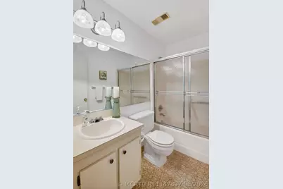 4542 Lucerne Lakes Boulevard E #202, Lake Worth, FL 33467 - Photo 23