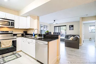 450 Palm Circle #106, Pembroke Pines, FL 33025 - Photo 23