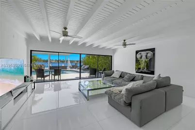 1405 Stillwater, Miami Beach, FL 33141 - Photo 1