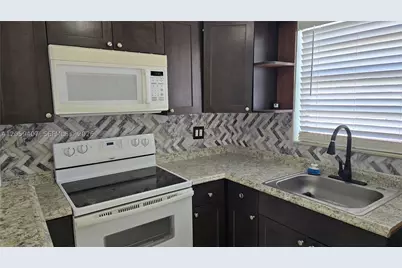 2801 NE 49th #7, Fort Lauderdale, FL 33308 - Photo 1