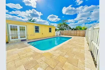 1001 S 27th, Hollywood, FL 33020 - Photo 1