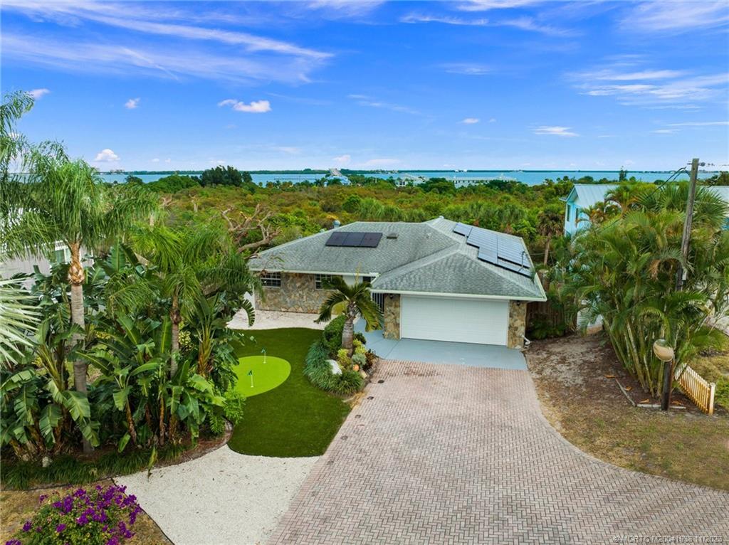 3705 NE Skyline Dr, Jensen Beach, FL 34957 MLS M20041938 Coldwell Banker