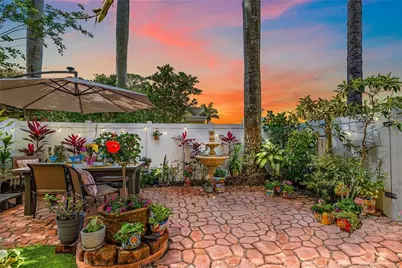 6135 NW Helmsdale Way, Port Saint Lucie, FL 34983 - Photo 1