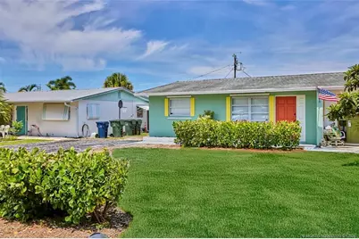 417 SE Parkway, Stuart, FL 34996 - Photo 1