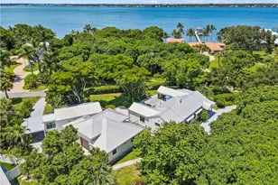 200 SE Pelican Dr, Stuart, FL 34996 - Photo 1