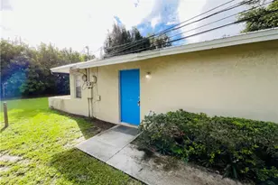 308 S 14th St, Fort Pierce, FL 34950 - Photo 1