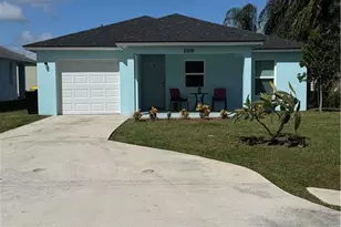 2919 SE Cypress St, Stuart, FL 34997 - Photo 1