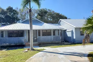 2366 SE Country Club Ln, Stuart, FL 34996 - Photo 1