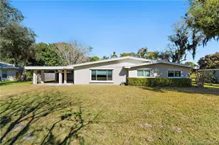 800 Anita St, Fort Pierce, FL 34982 - Photo 1