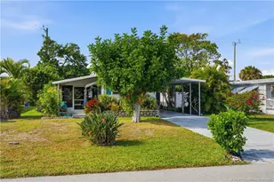7878 SE Swan Ave, Hobe Sound, FL 33455 - Photo 1