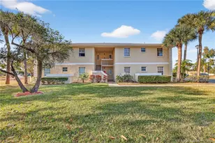 1564 SE Royal Green Cir, Port Saint Lucie, FL 34952 - Photo 1