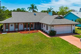 992 SE Thornhill Dr, Port Saint Lucie, FL 34983 - Photo 1