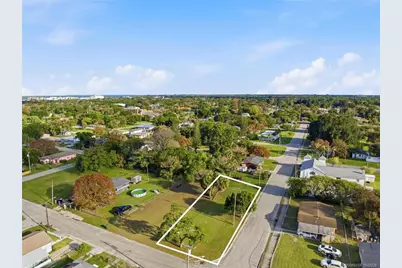 814 N 16th Street, Fort Pierce, FL 34950 - Photo 1