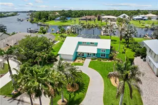 2666 SE Erickson Dr, Port Saint Lucie, FL 34984 - Photo 1