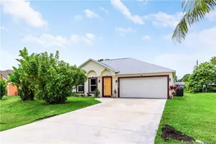 432 NW Raymond Ln, Port Saint Lucie, FL 34983 - Photo 1