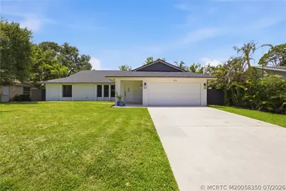 822 SE Cavern Avenue, Port Saint Lucie, FL 34983 - Photo 1