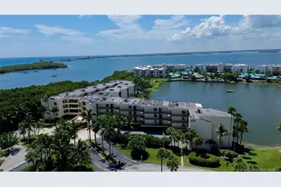 221 NE Plantation Road #211, Stuart, FL 34996 - Photo 1