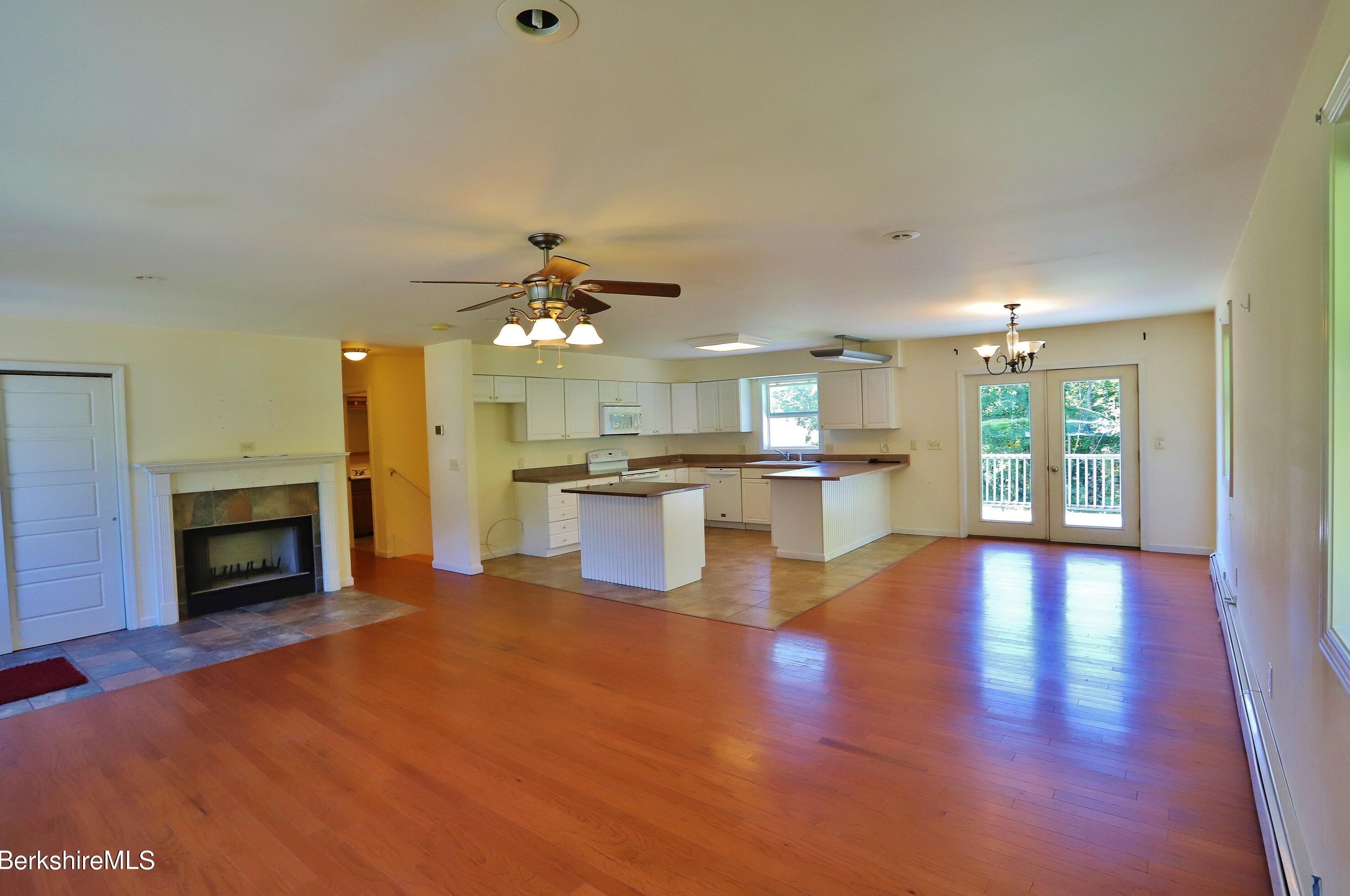 45 D St, Clarksburg MA  01247-2913 exterior