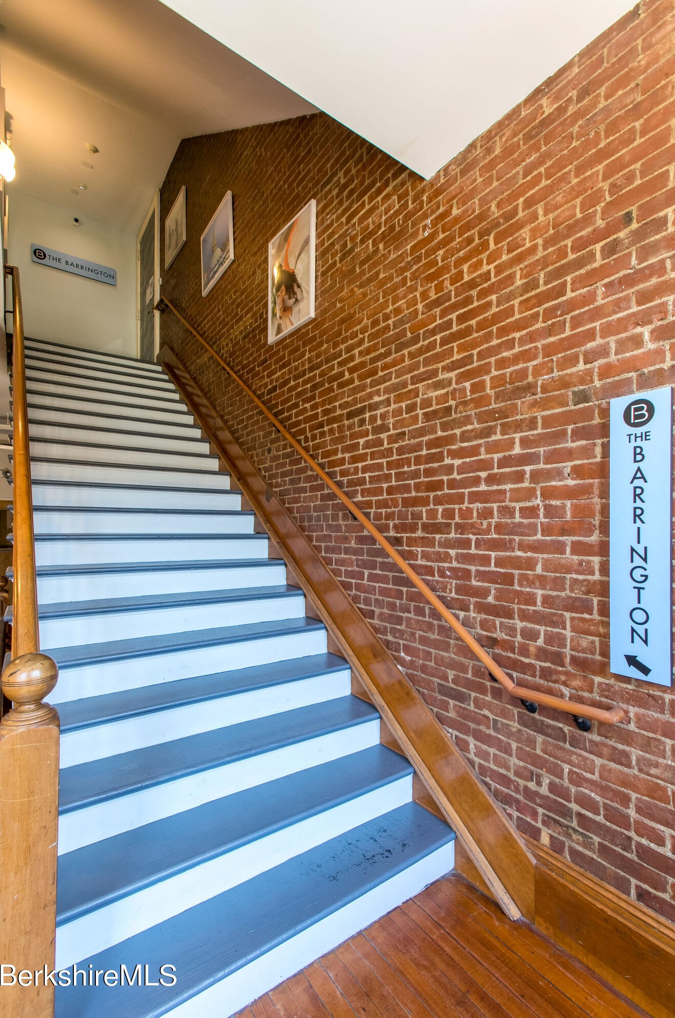 281 Main St, Alford MA 01230-6109 exterior