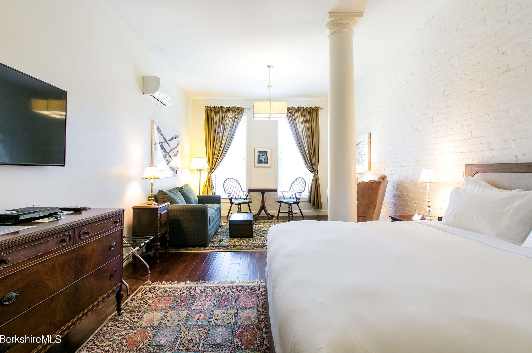 281 Main St, Alford MA 01230-6109 exterior