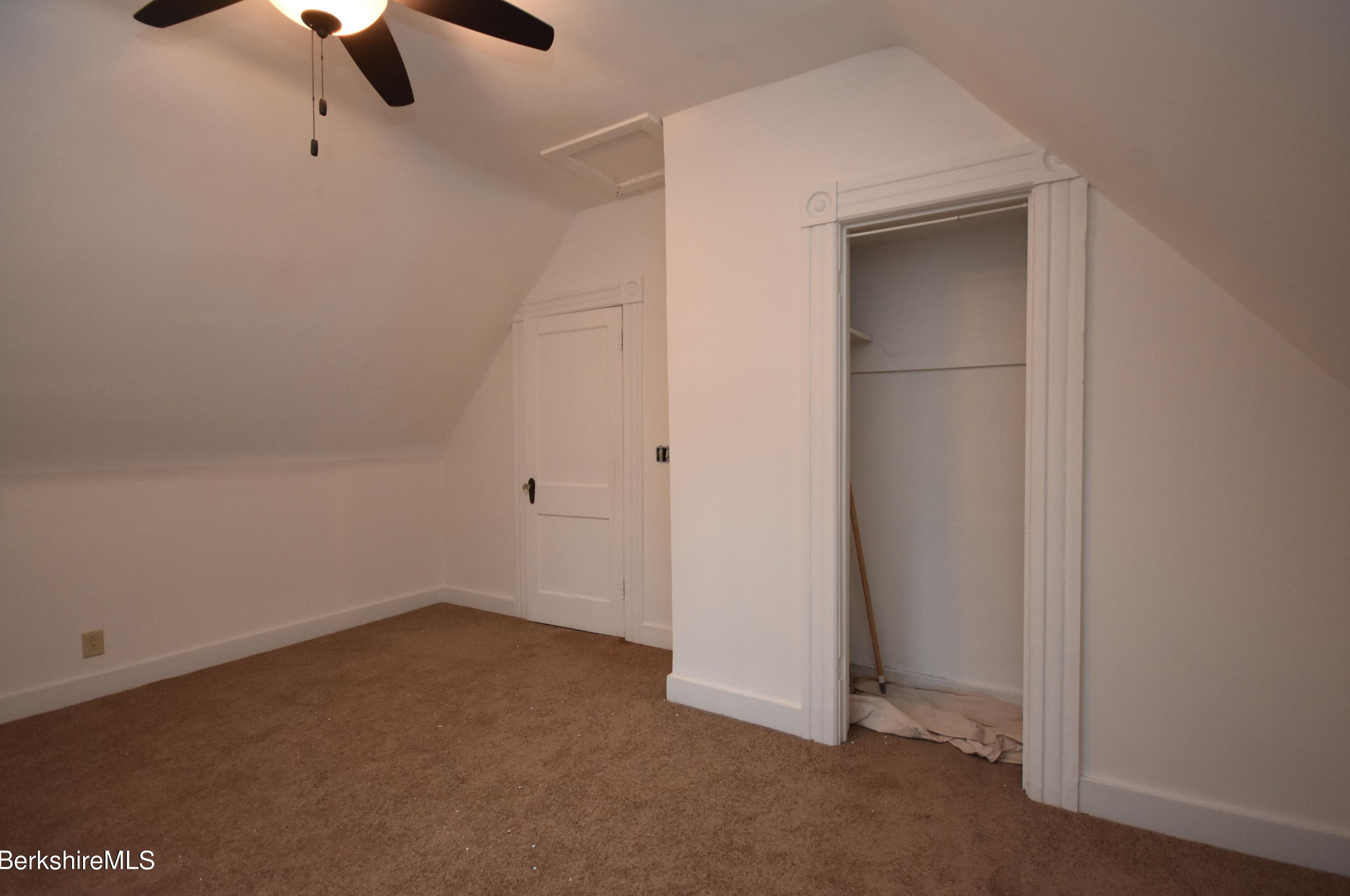 271 Notch Rd, Clarksburg MA 01247-3617 exterior