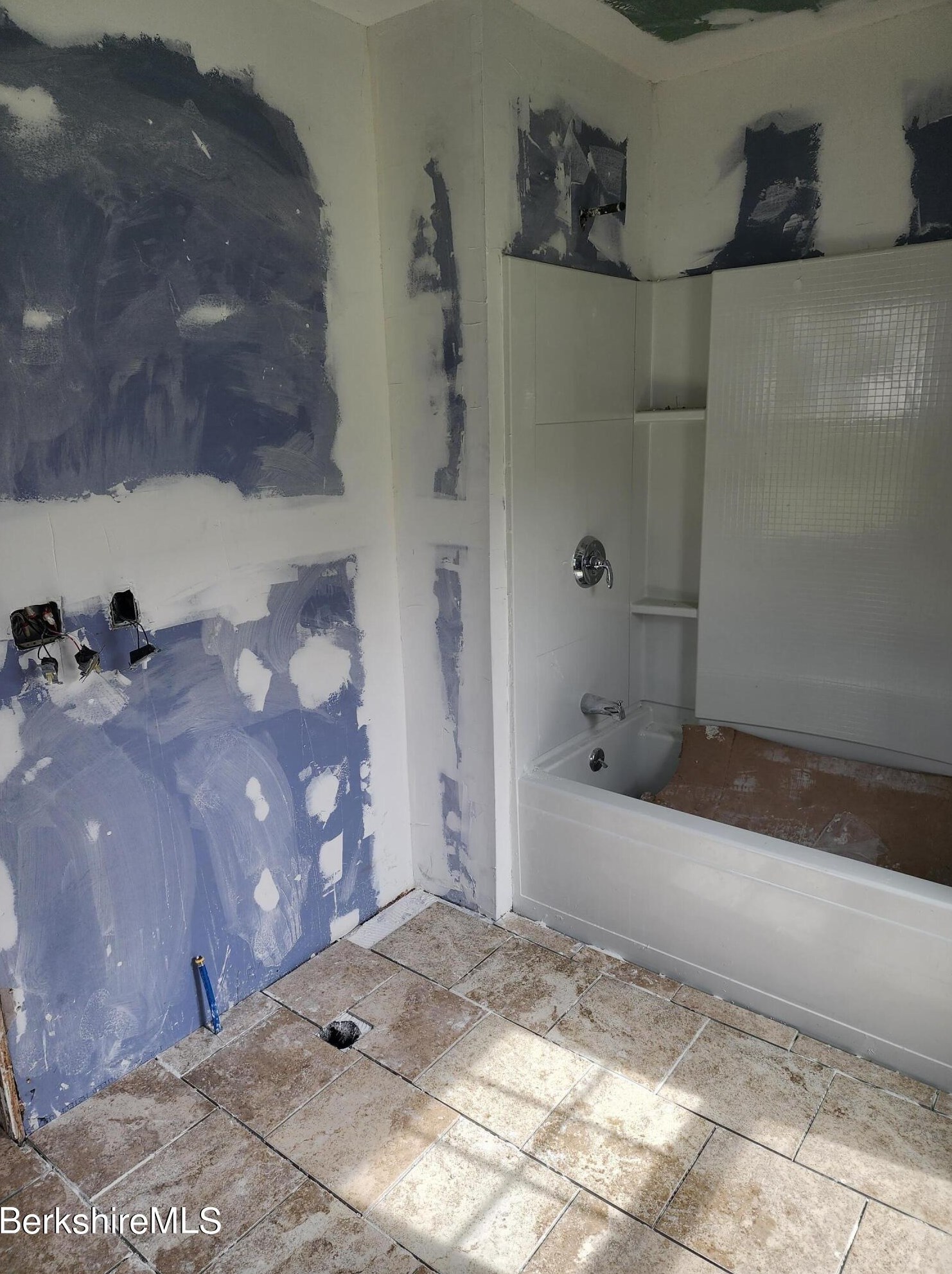 271 Notch Rd, Clarksburg MA 01247-3617 exterior