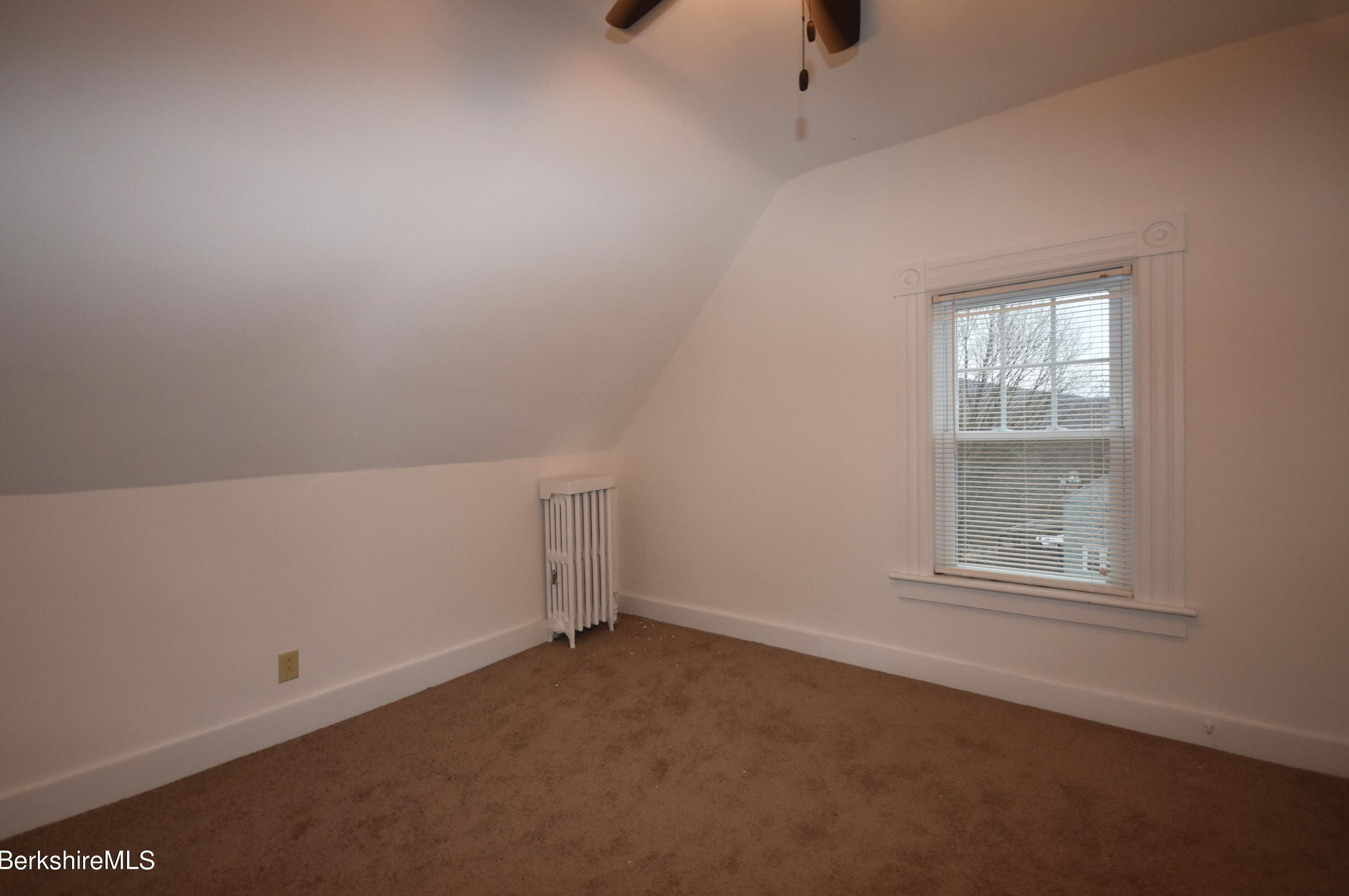 271 Notch Rd, Clarksburg MA 01247-3617 exterior