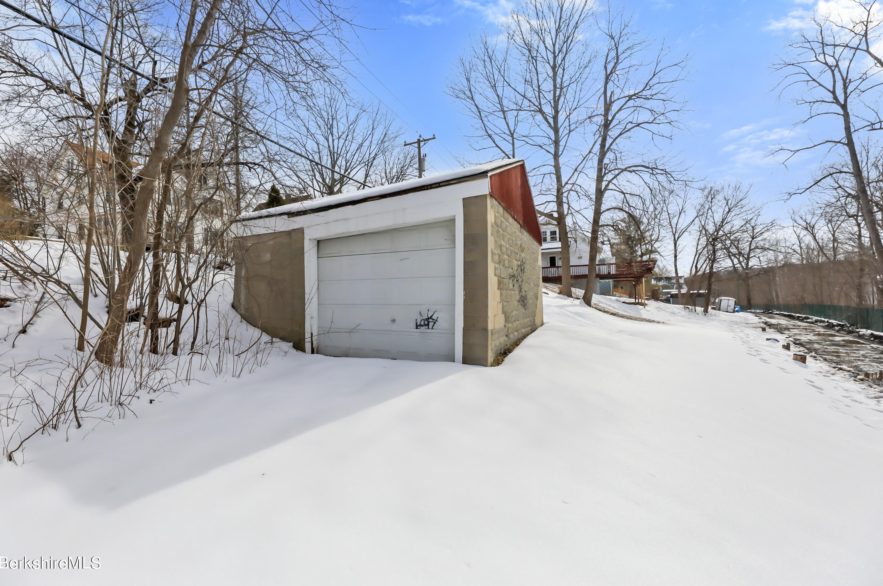 112 High St, Pittsfield MA  01201-7006 exterior