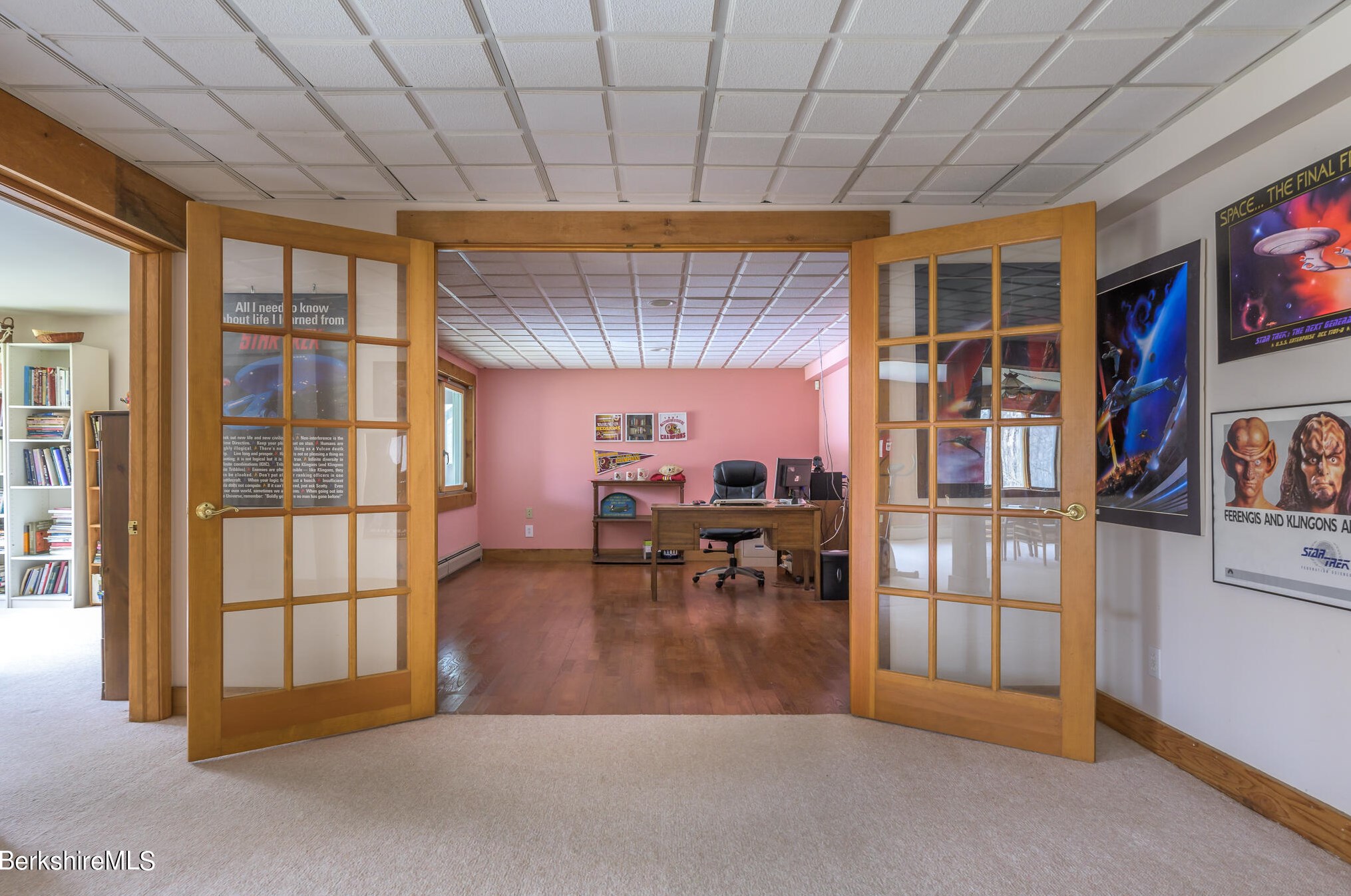 3 Woodland Cir, Pittsfield MA 01201-5793 exterior