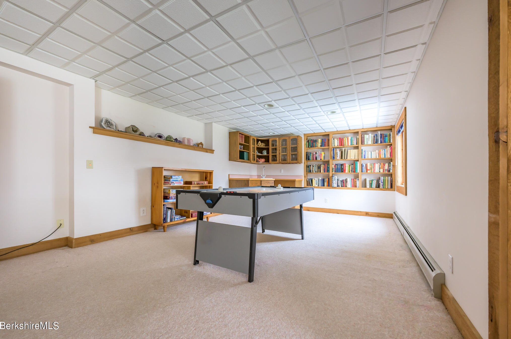 3 Woodland Cir, Pittsfield MA 01201-5793 exterior