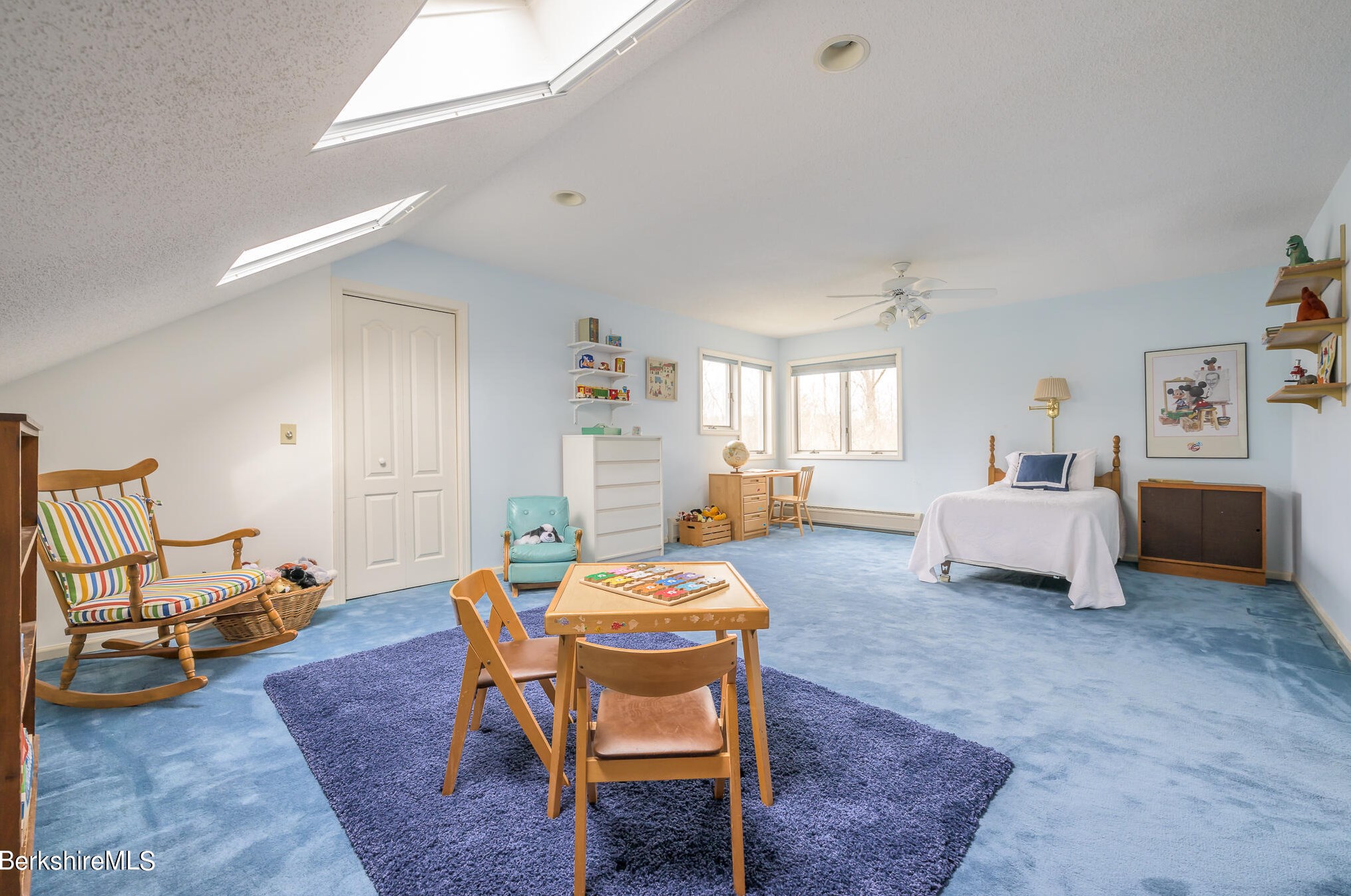 3 Woodland Cir, Pittsfield MA 01201-5793 exterior