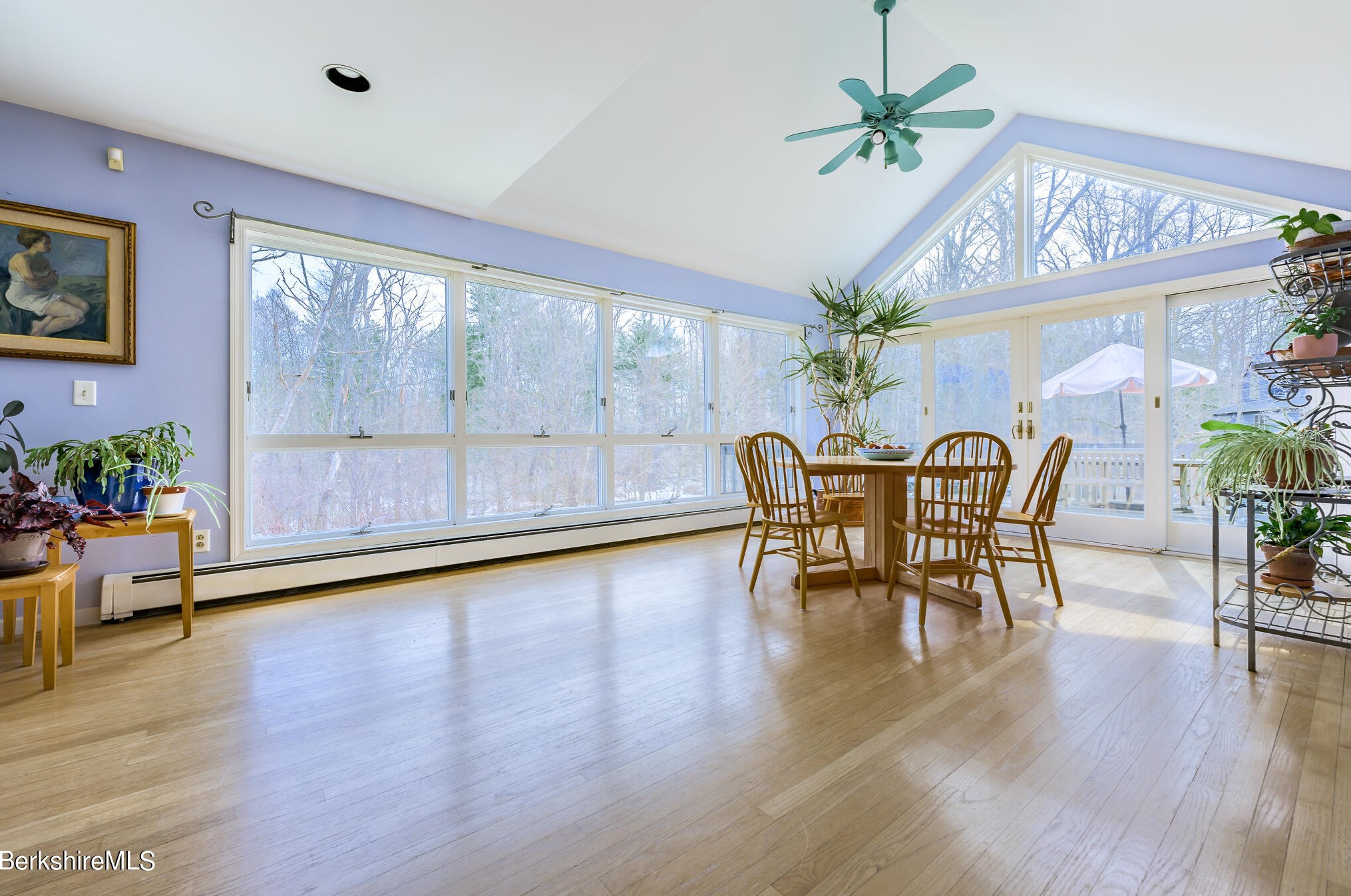 3 Woodland Cir, Pittsfield MA 01201-5793 exterior