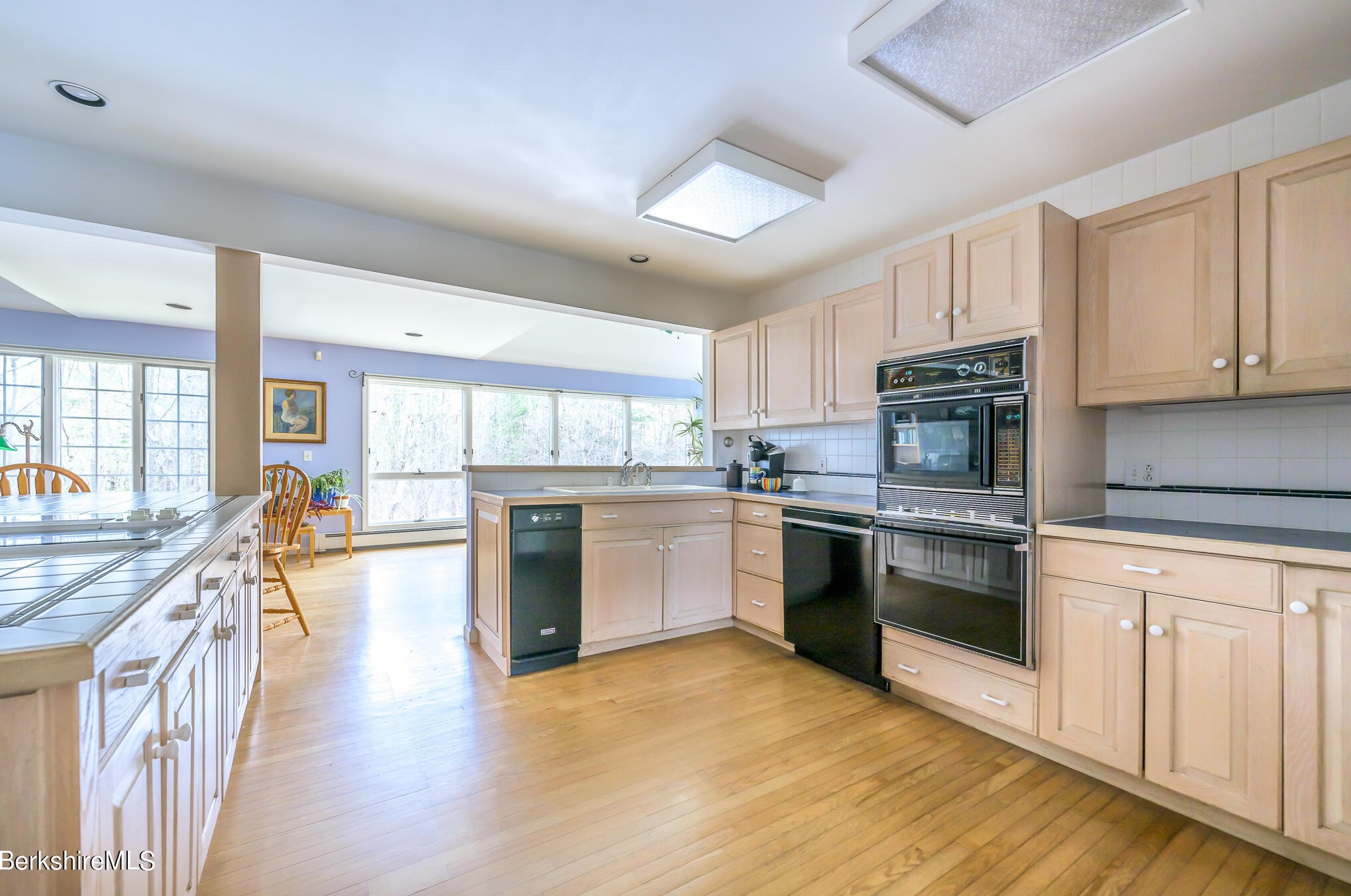 3 Woodland Cir, Pittsfield MA 01201-5793 exterior