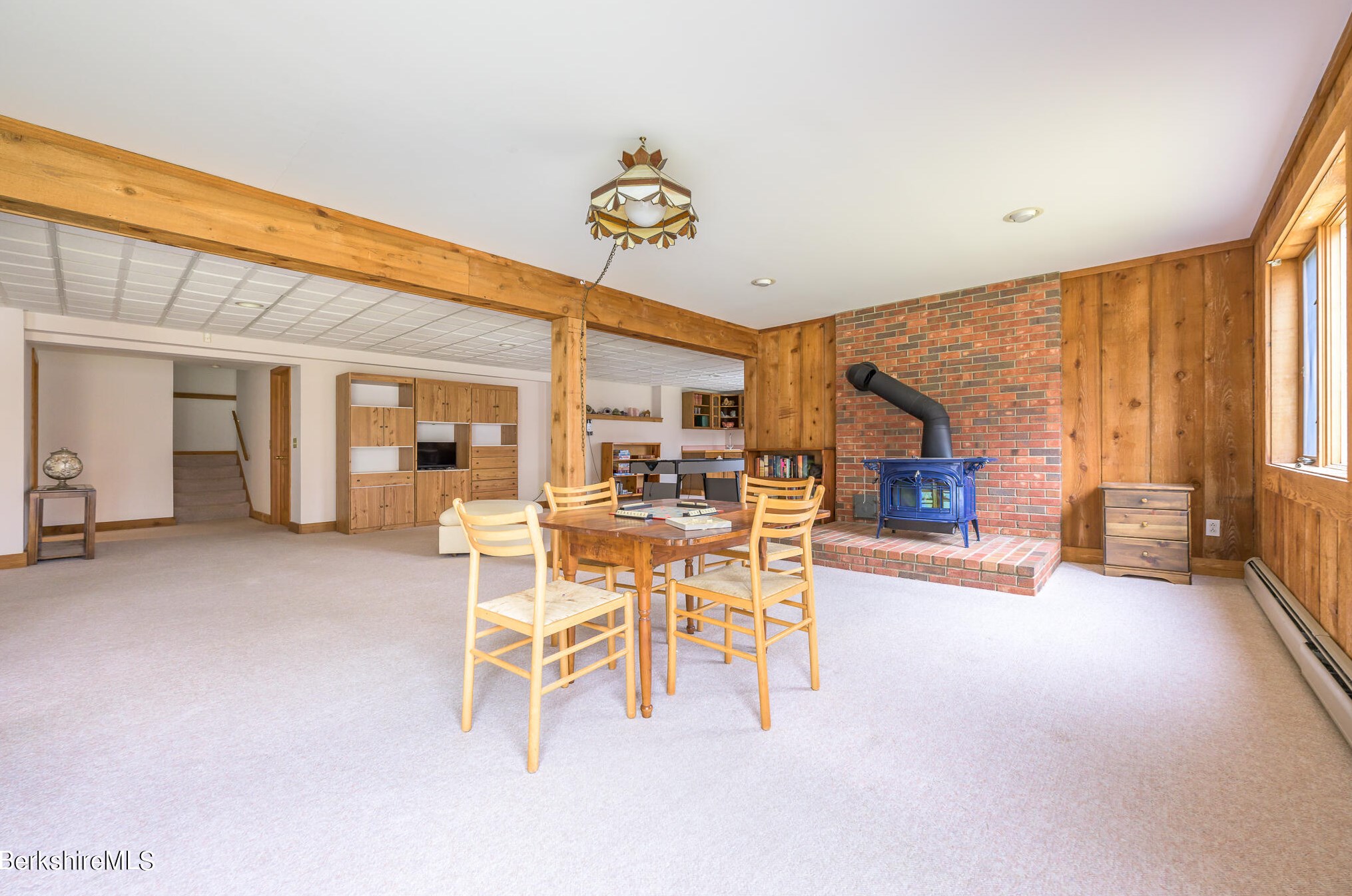 3 Woodland Cir, Pittsfield MA 01201-5793 exterior