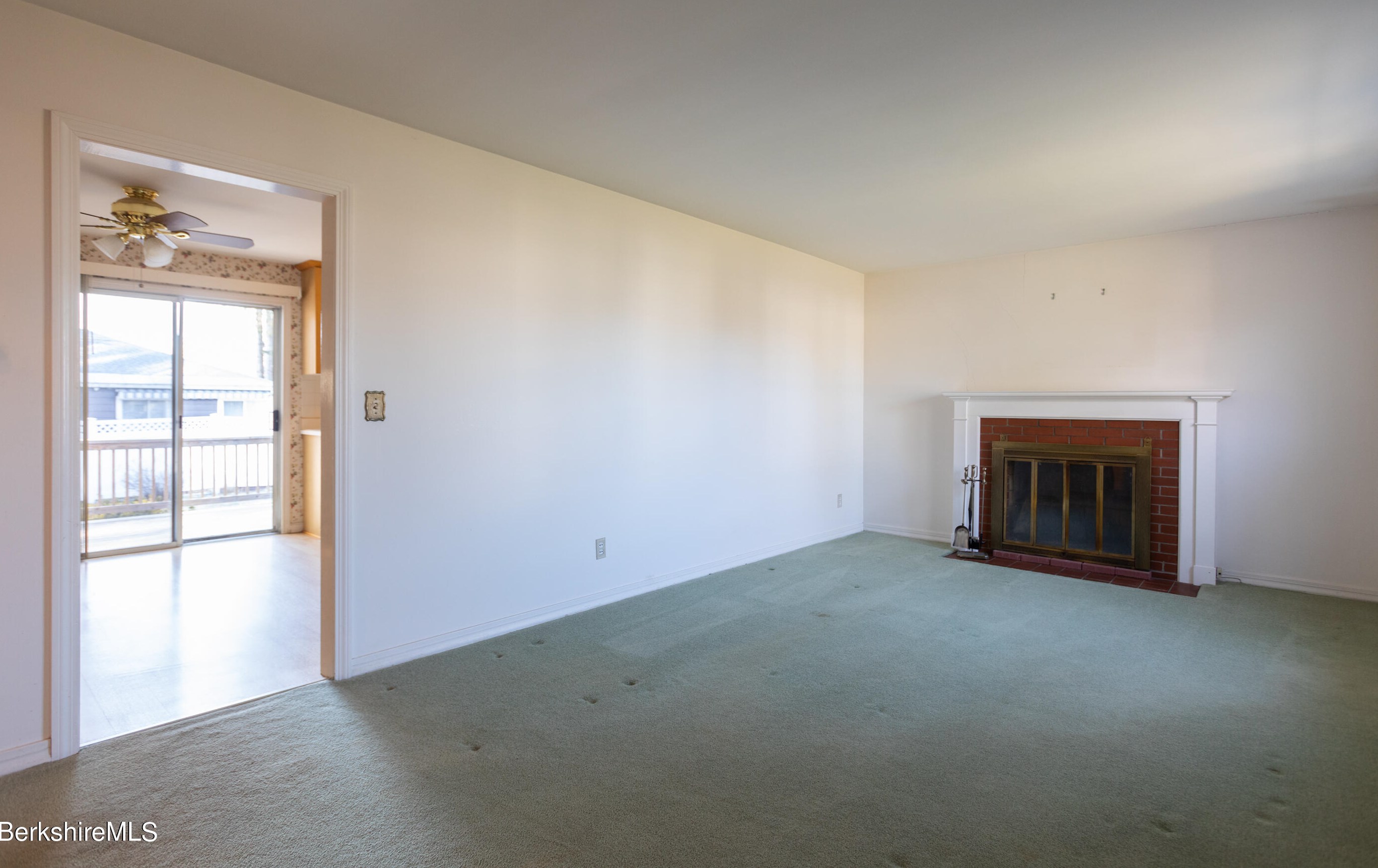 42 Lillian St, Pittsfield MA 01201-5652 exterior