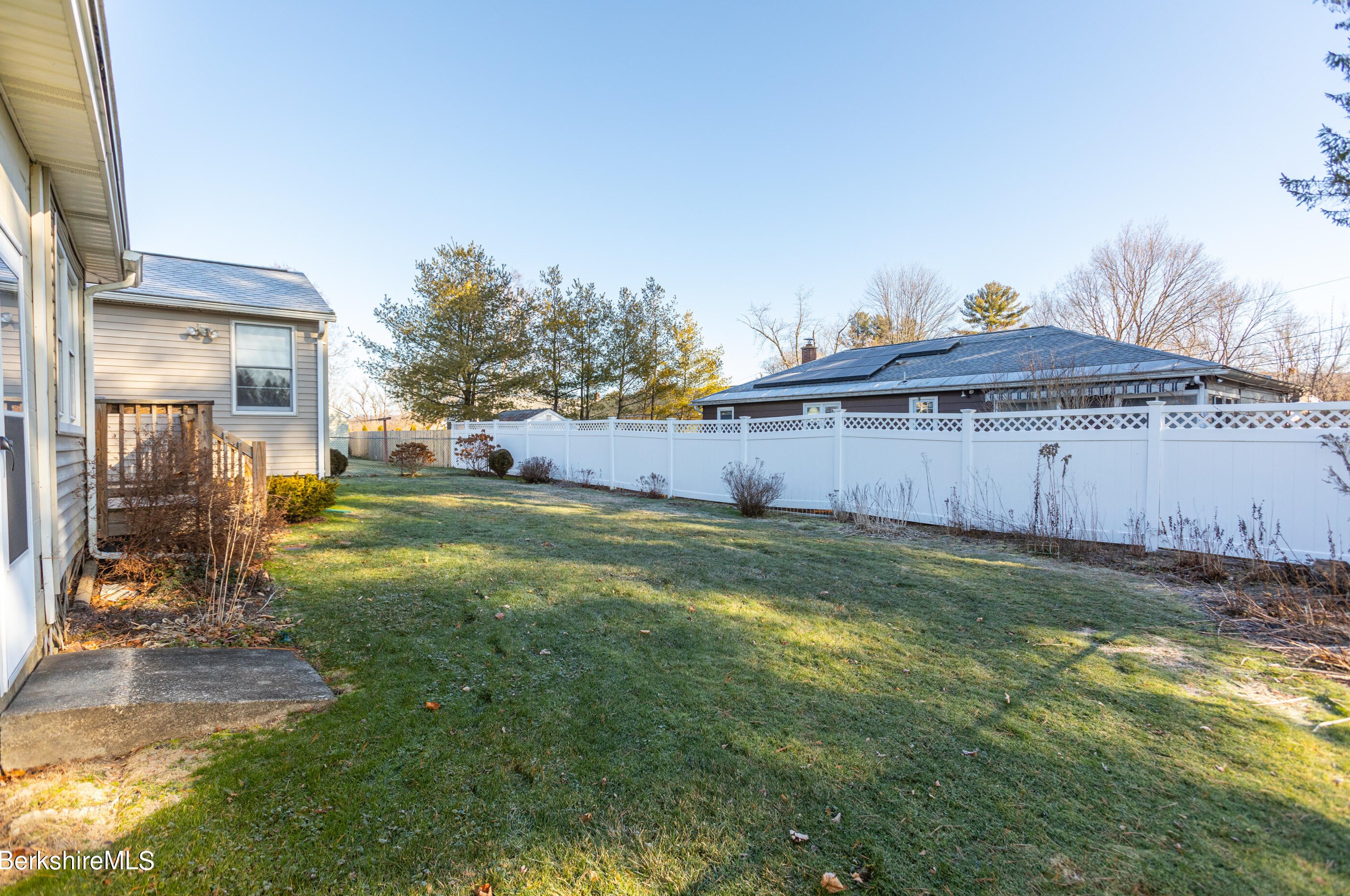 42 Lillian St, Pittsfield MA 01201-5652 exterior