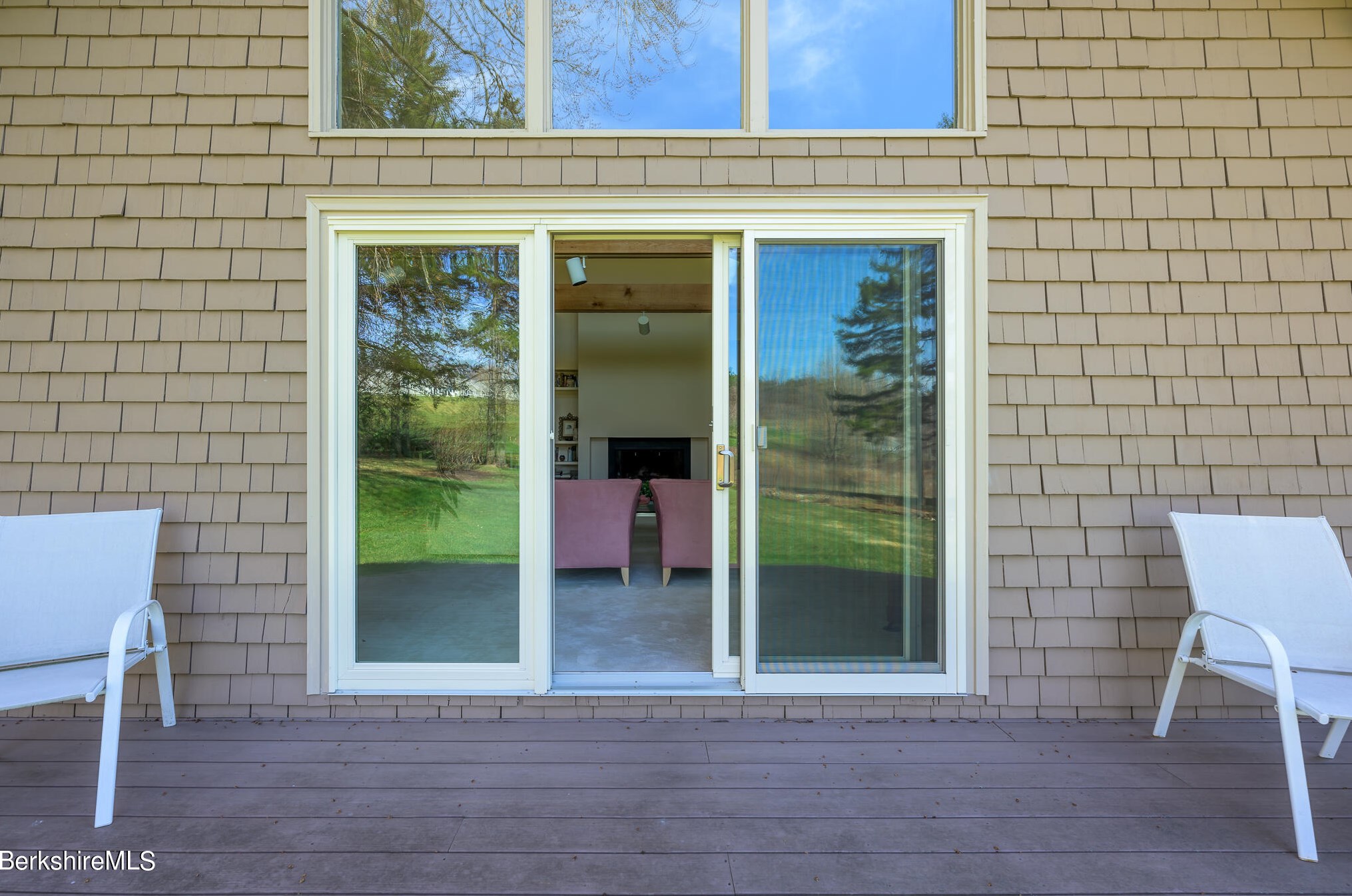 29 Valentine Rd, Pittsfield MA 01201-3042 exterior