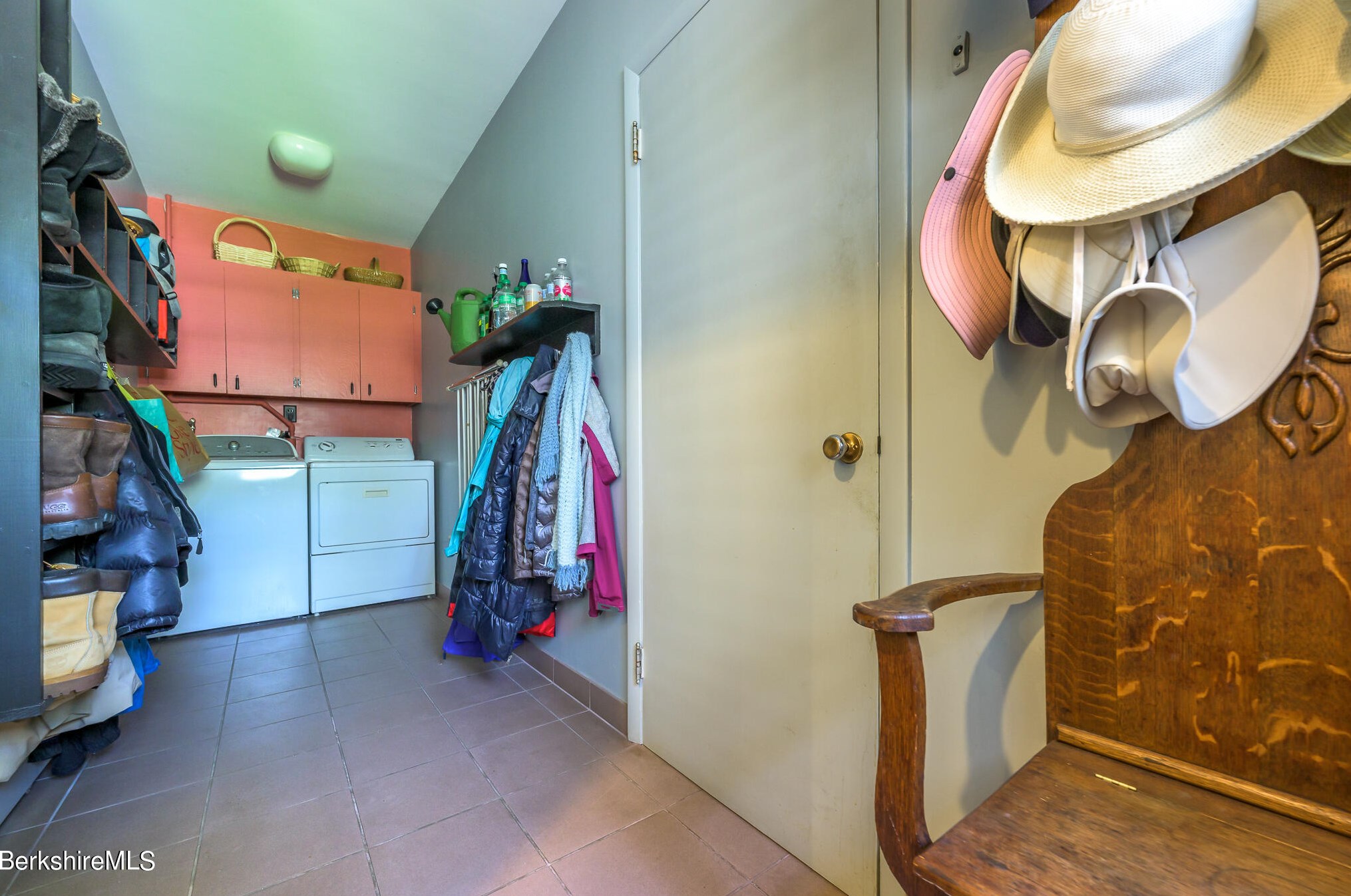 29 Valentine Rd, Pittsfield MA 01201-3042 exterior