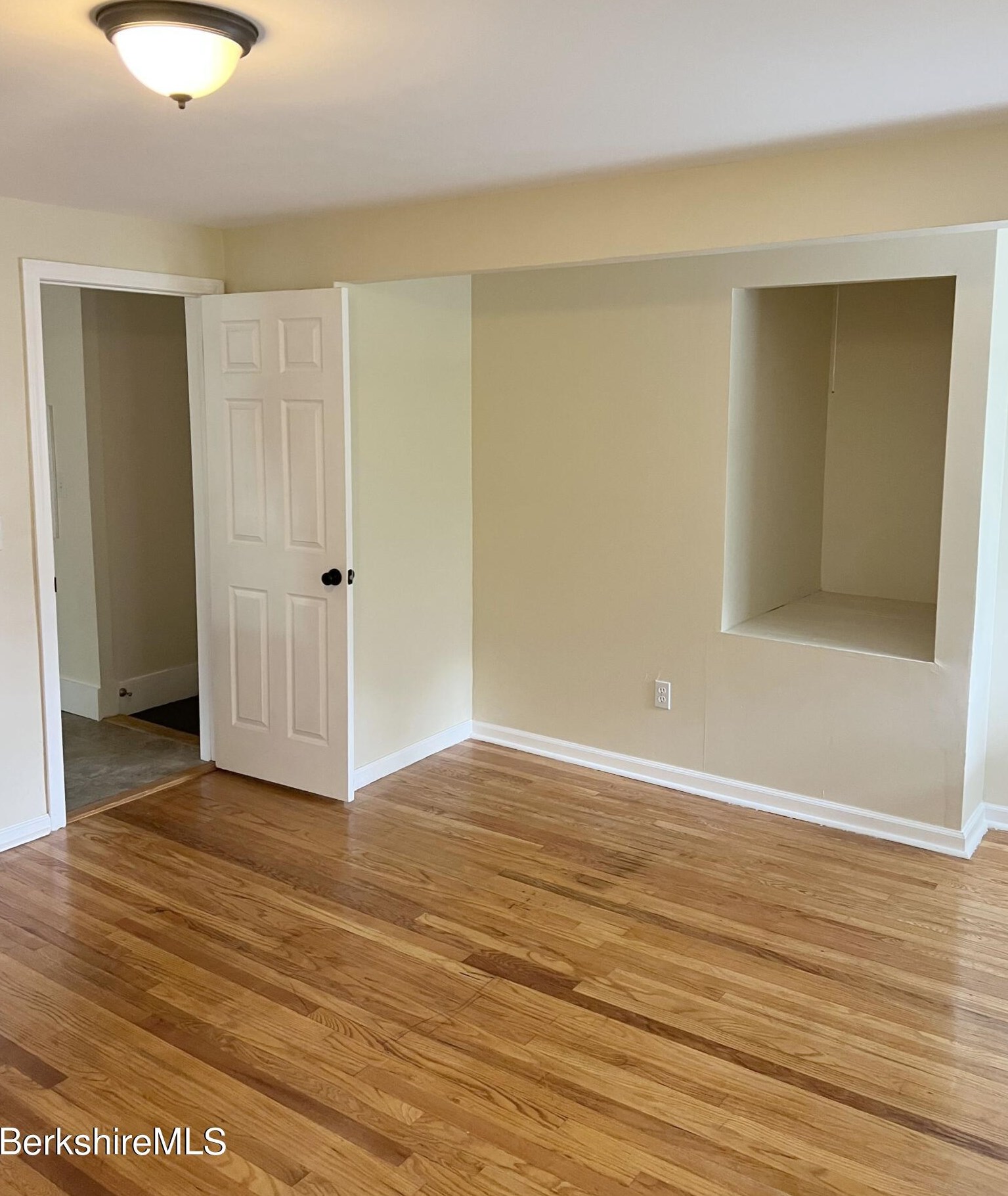 83 Un St, Pittsfield MA  01201-4527 exterior