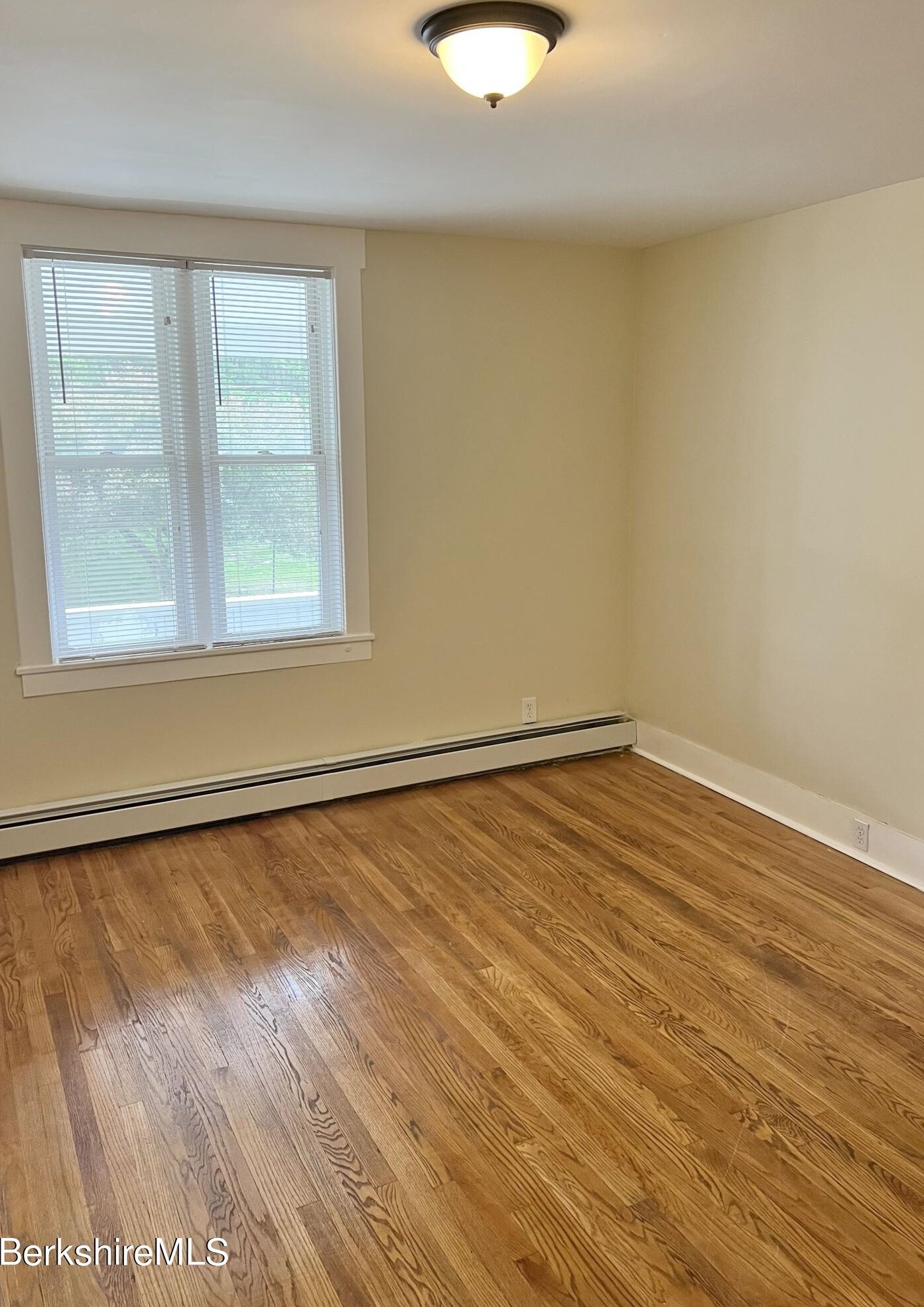 83 Un St, Pittsfield MA  01201-4527 exterior