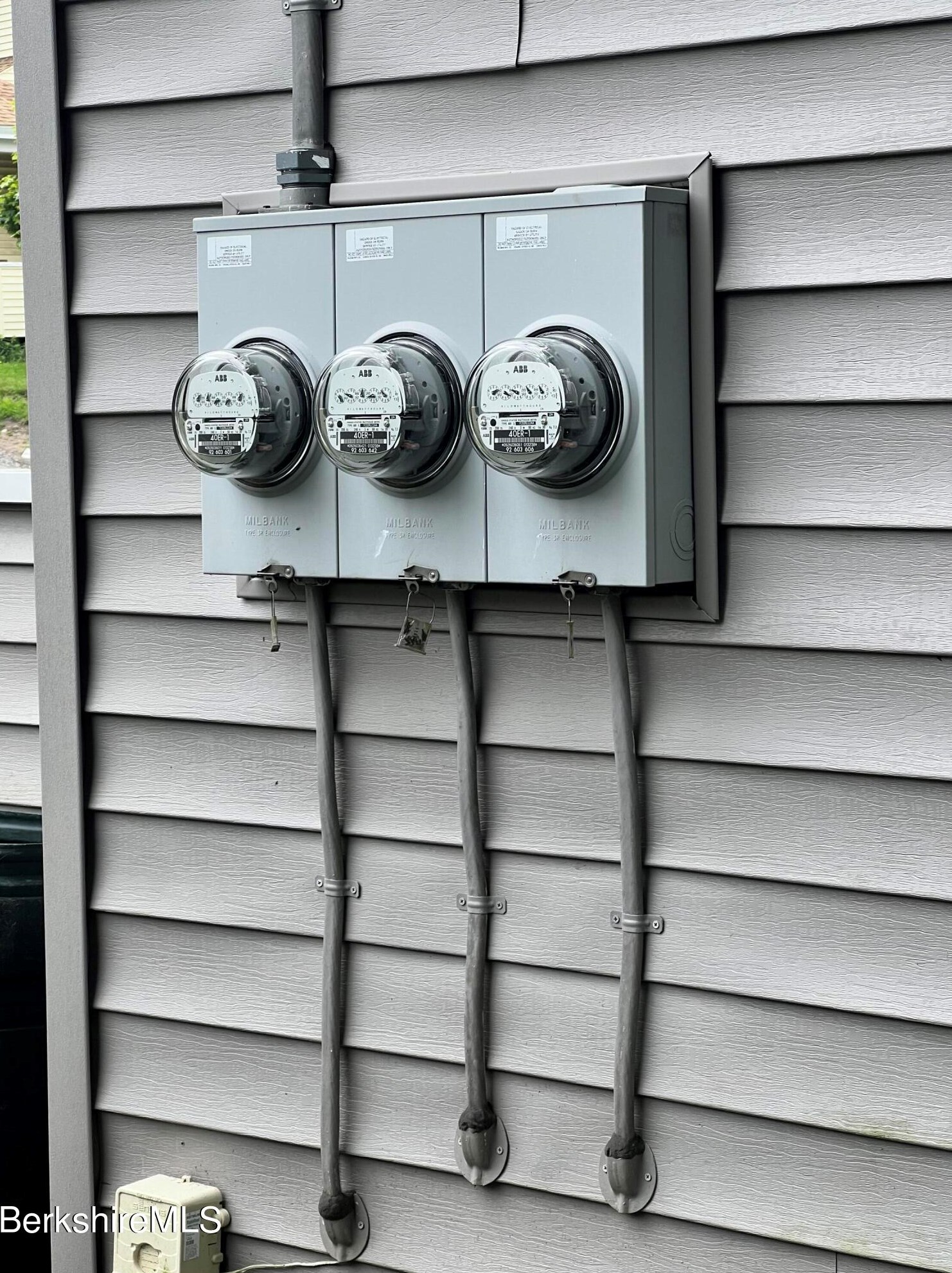 83 Un St, Pittsfield MA  01201-4527 exterior