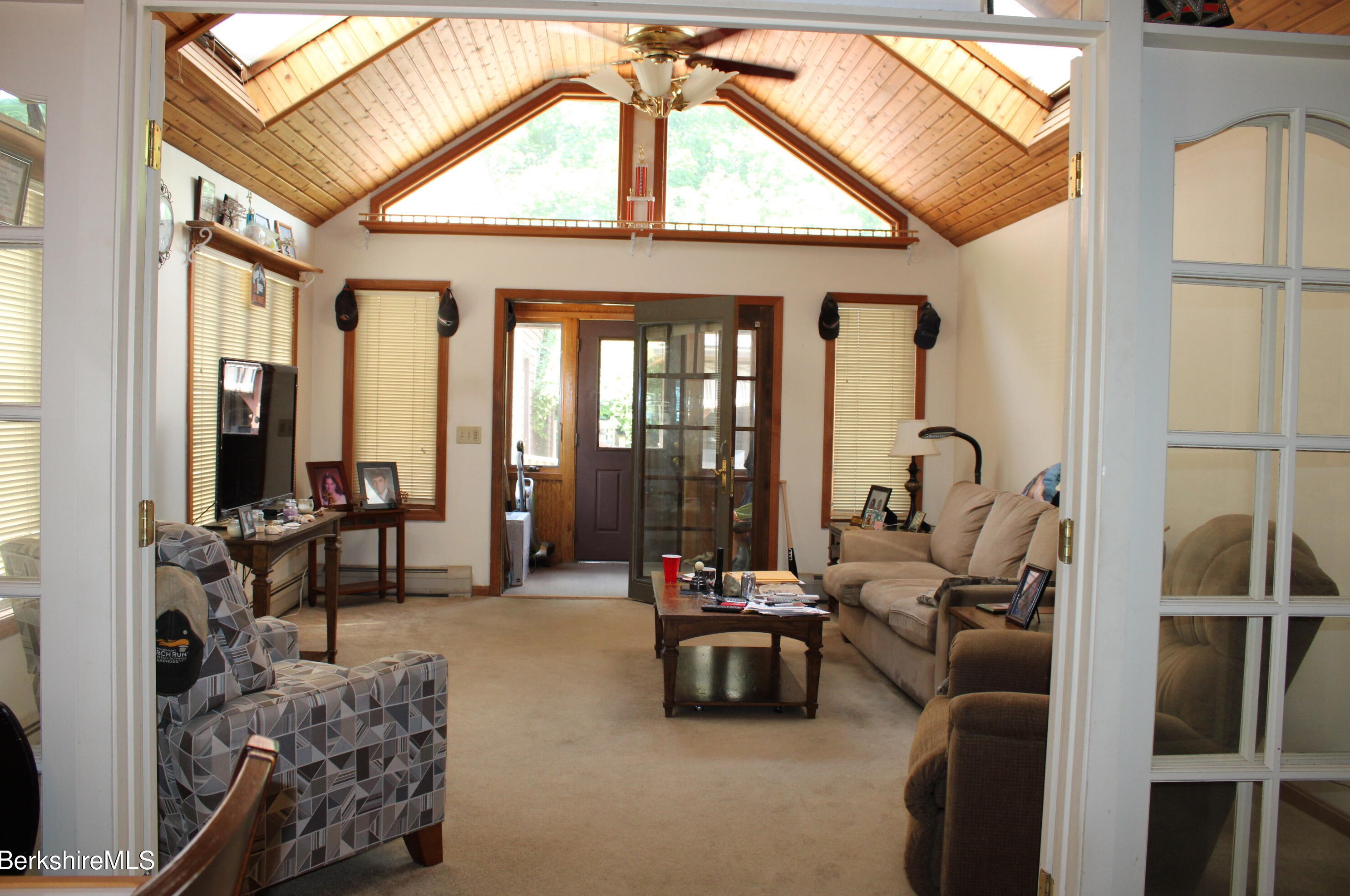 21 Elberon Ave, Pittsfield MA 01201-2838 exterior